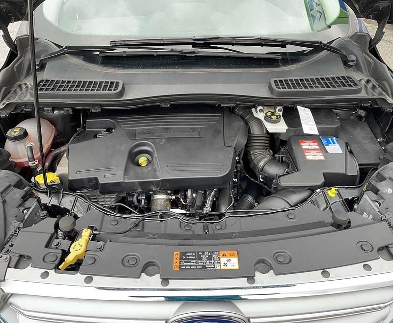 Gebraucht Ford Kuga Cool & Connect 150 PS (110 kW) 2019 Grau SUV