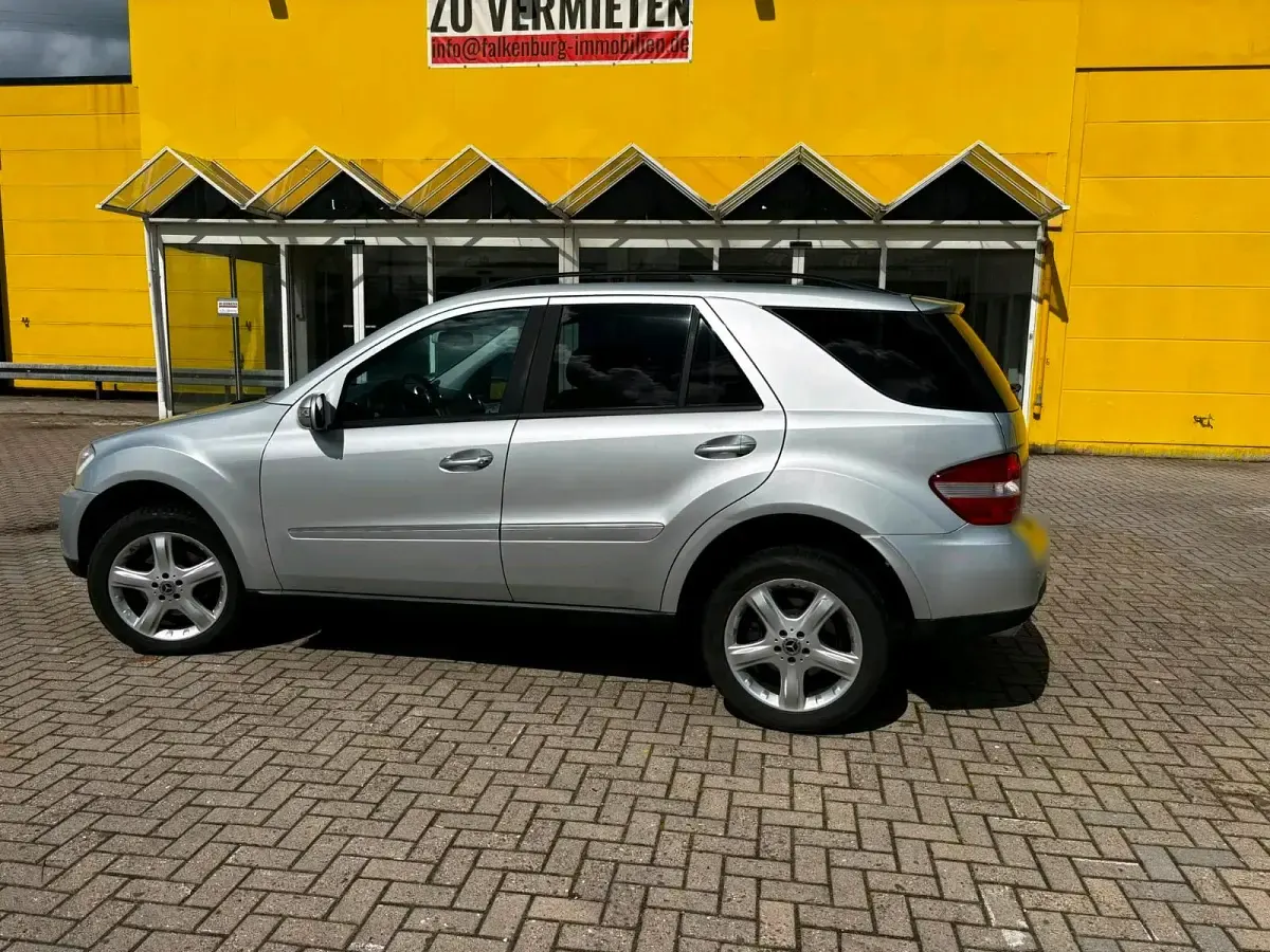Gebraucht Mercedes ML320 224 PS (164 kW) 2006 Silber SUV
