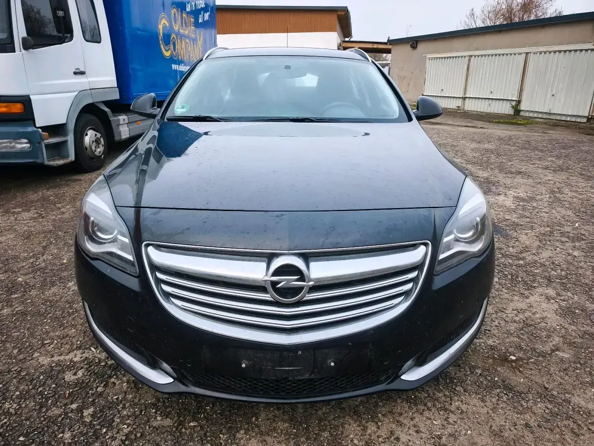 Gebraucht Opel Insignia S 140 PS (102 kW) 2013 Schwarz Kombi