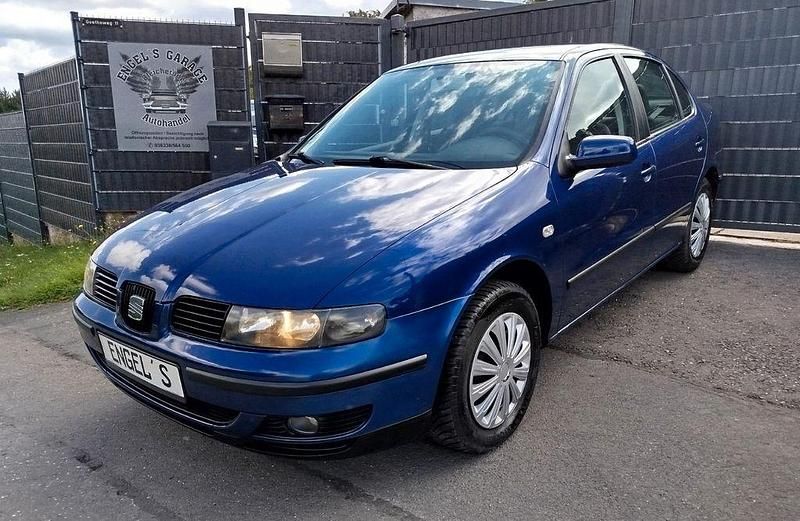 Blau Gebraucht 2003 Seat Toledo Limousine | 2.500 € (Teuer) - Bild 1/4