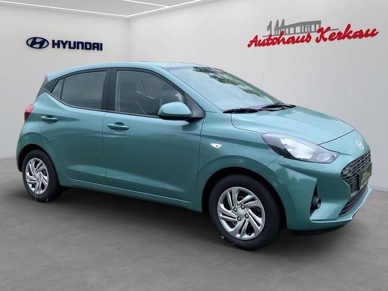 Neu Hyundai i10 Select 63 PS (46 kW) 2025 Grün Kleinwagen