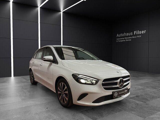 Digitalweiß Gebraucht 2021 Mercedes B220 Van / Kleinbus | 31.883 € (Fairer Preis) - Bild 1/4
