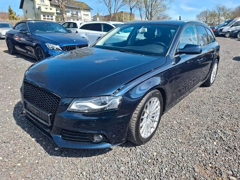 Używany Audi A4 Attraction 143 KM (105 kW) 2010 Niebieski Kombi