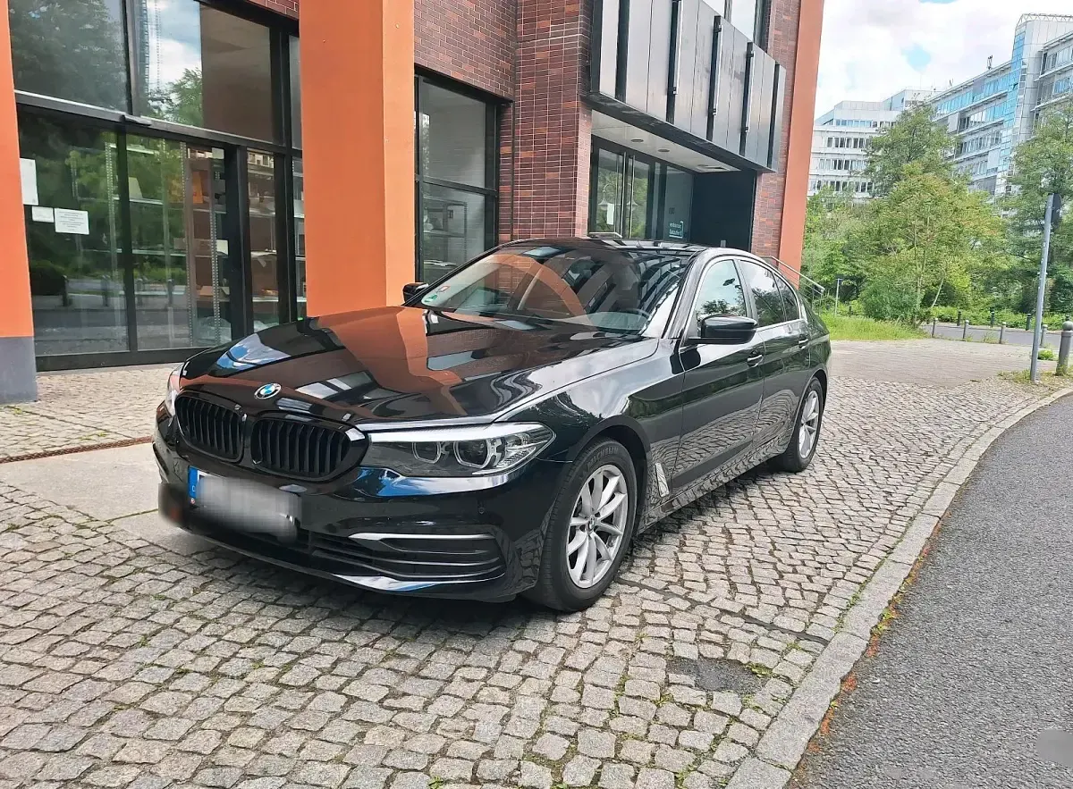 Gebraucht BMW 520 185 PS (136 kW) 2018 Schwarz Limousine