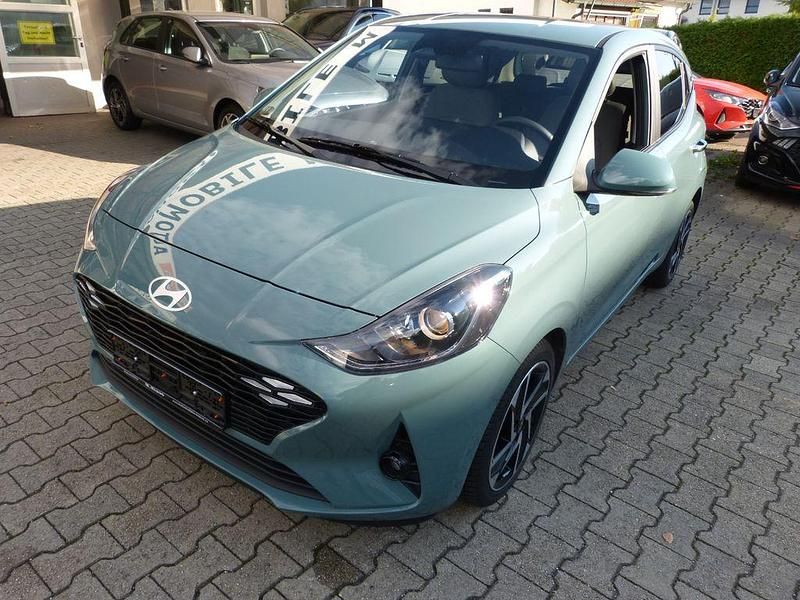 Mangrove green Gebraucht 2024 Hyundai i10 Prime Kleinwagen | 18.290 € (Fairer Preis) - Bild 1/4