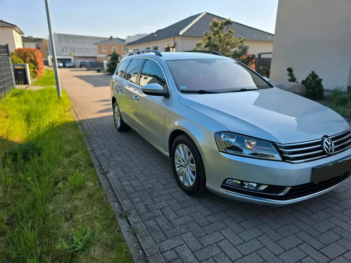 Gebraucht VW Passat 140 PS (102 kW) 2013 Silber Kombi