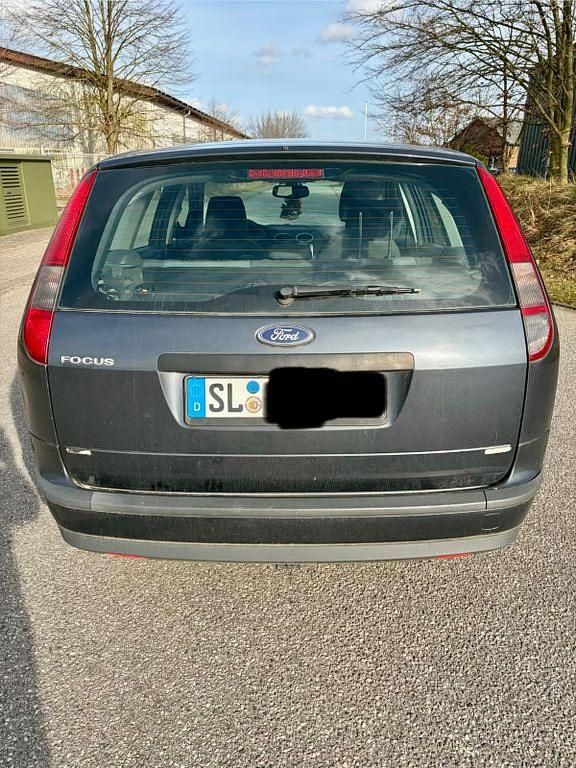 Gebraucht Ford Focus Ambiente 101 PS (74 kW) 2006 Grau Limousine