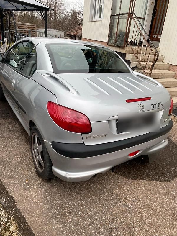 Gebraucht Peugeot 206 CC 109 PS (80 kW) 2002 Silber Cabrio