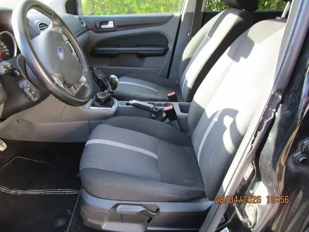 Usata Ford Focus 108 CV (79 kW) 2010 Nero Station wagon