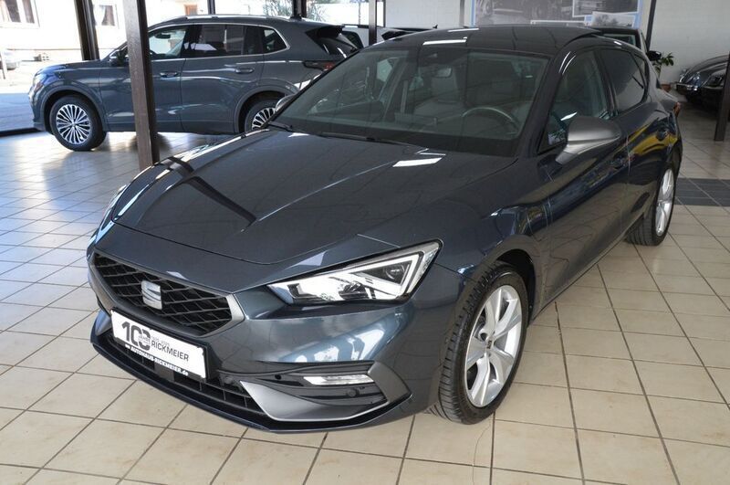 Grau Gebraucht 2021 Seat Leon FR Limousine | 21.990 € (Etwas zu teuer) - Bild 1/4