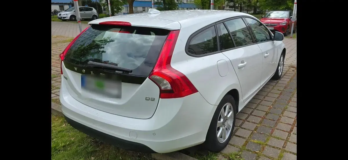Gebraucht Volvo V60 163 PS (119 kW) 2011 Weiß Kombi
