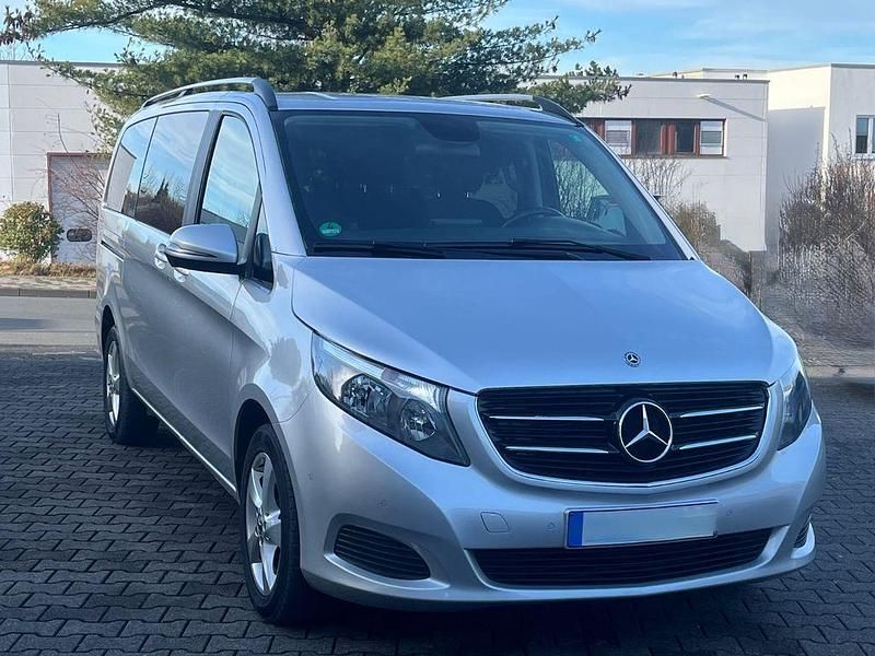 Gebraucht Mercedes V250 190 PS (139 kW) 2018 Silber Van / Kleinbus