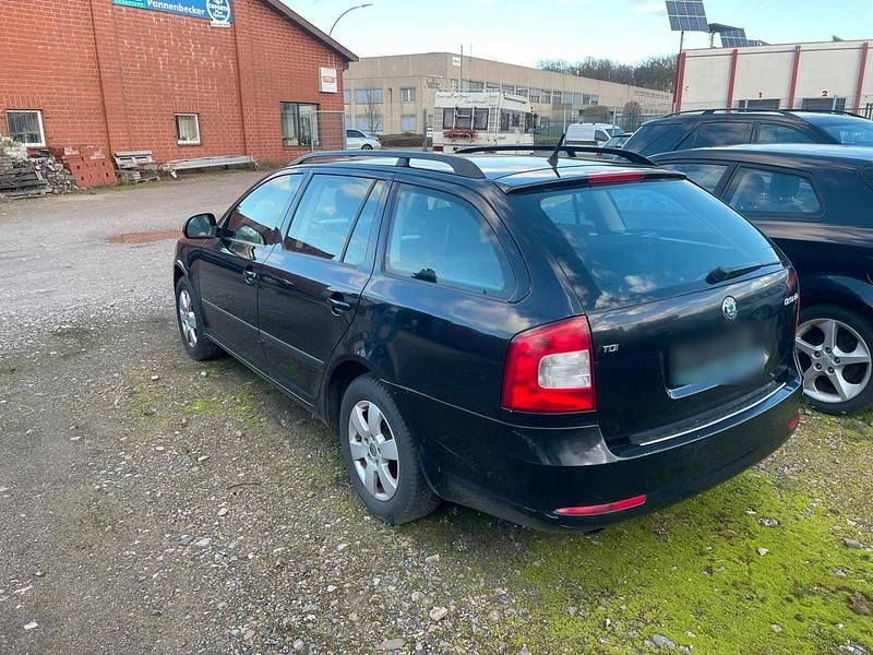 Gebraucht Skoda Octavia 105 PS (77 kW) 2012 Schwarz Kombi