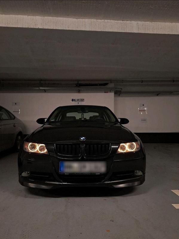 Gebraucht BMW 320 150 PS (110 kW) 2005 Schwarz Limousine
