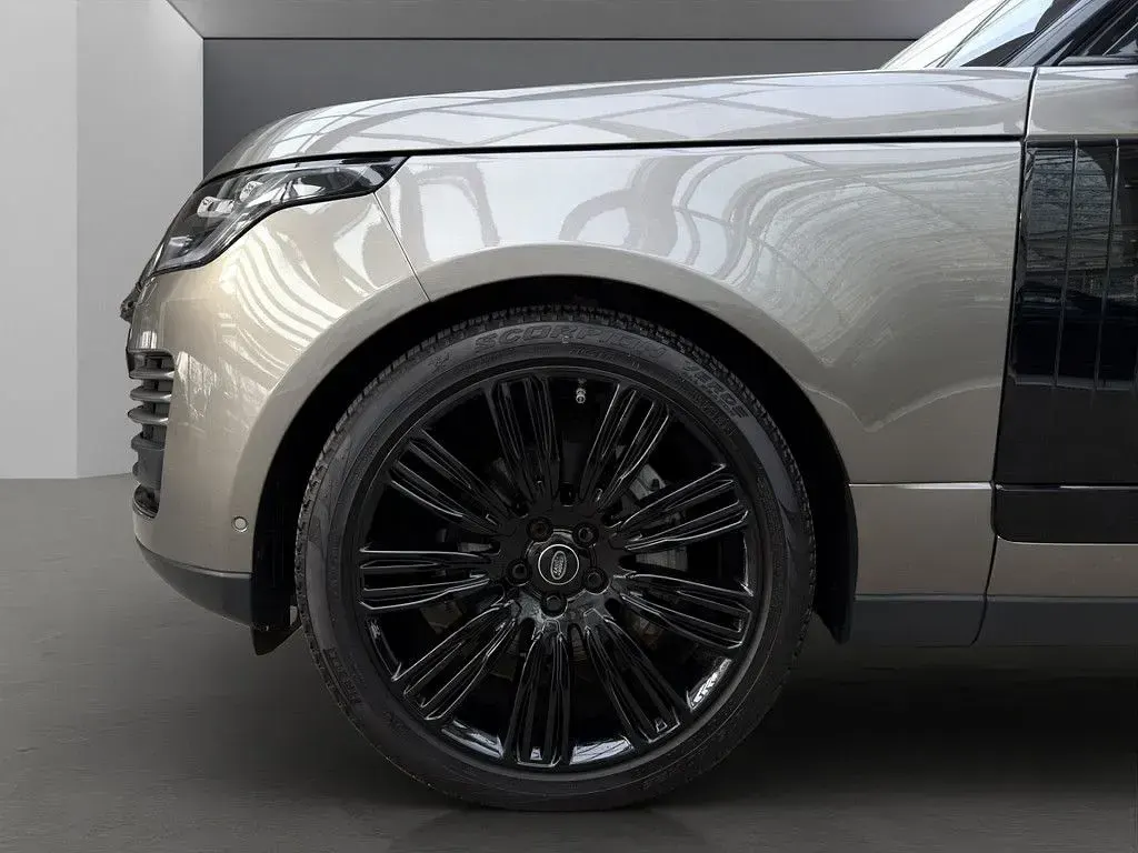 Używany Land Rover Range Rover 300 KM (220 kW) 2022 Srebrny SUV