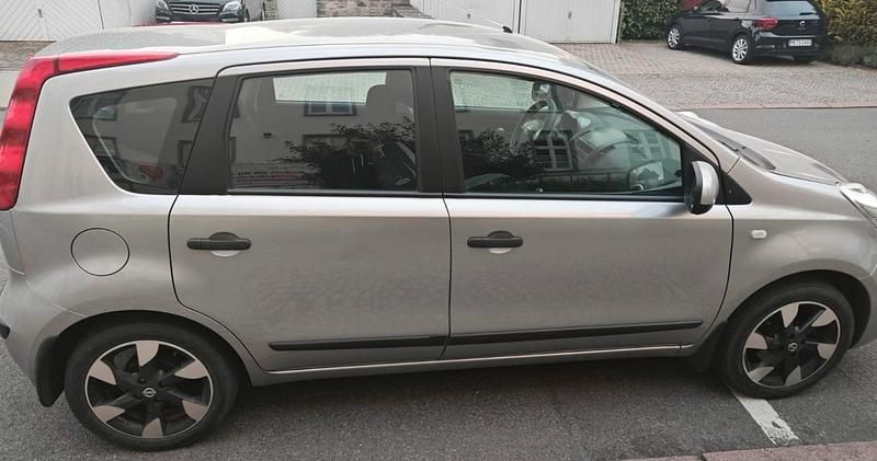 Grau Gebraucht 2008 Nissan Note Limousine | 1.800 € (Fairer Preis) - Bild 1/4