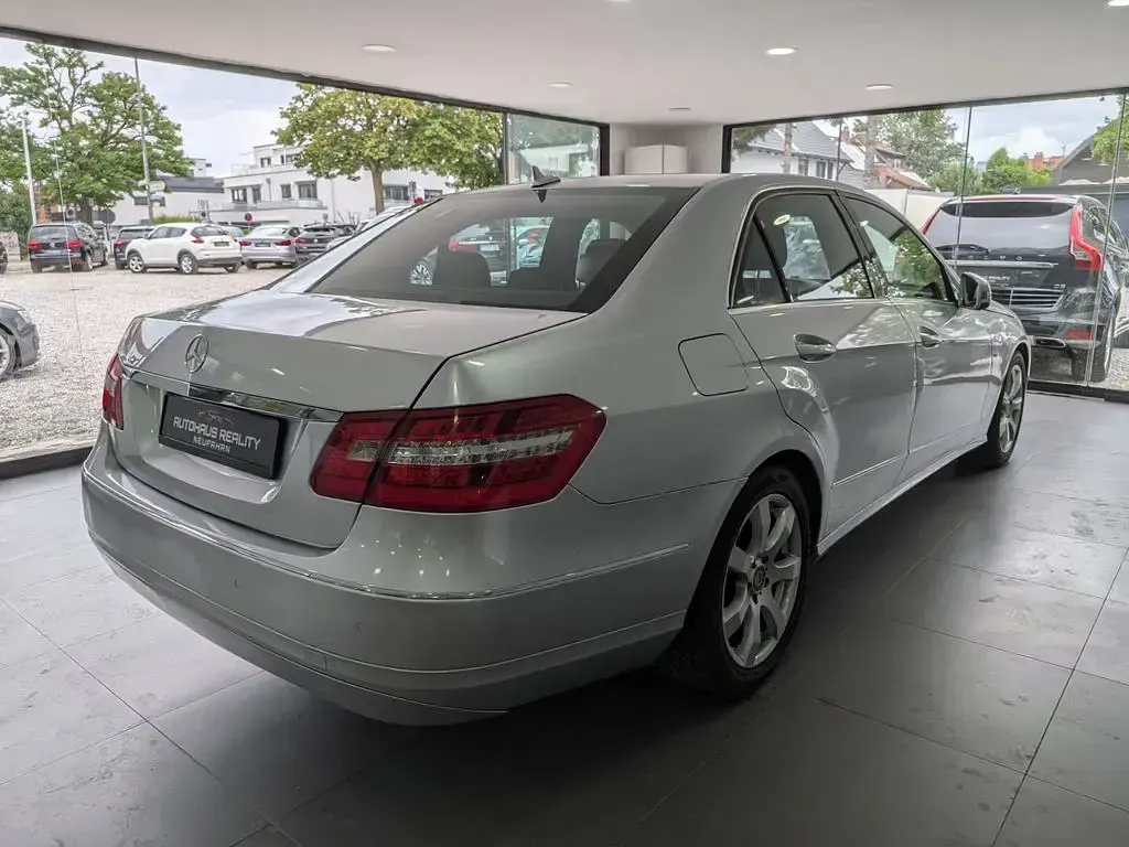 Gebraucht Mercedes E250 204 PS (150 kW) 2009 Silber Limousine