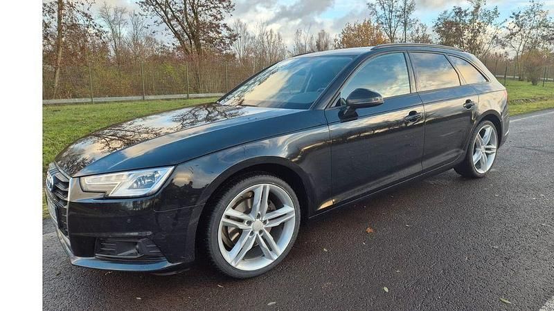 Gebraucht Audi A4 122 PS (89 kW) 2019 Schwarz Kombi