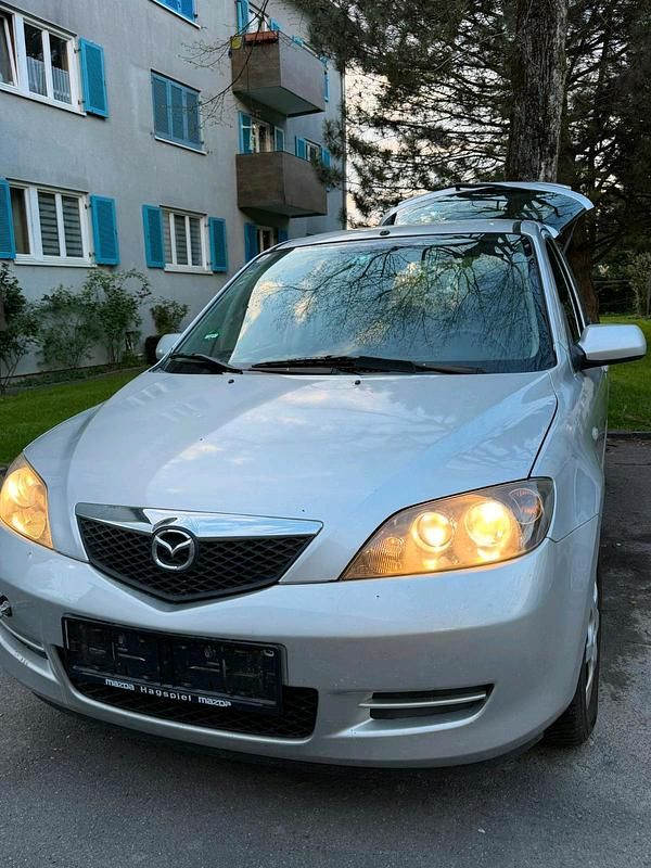 Usata Mazda 2 65 CV (47 kW) 2007 Argento Utilitaria