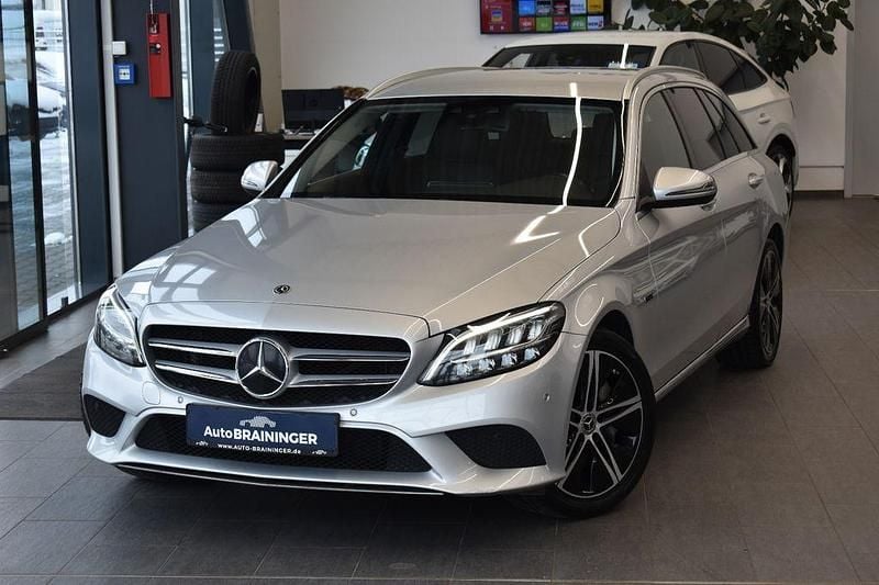 Silber Gebraucht 2020 Mercedes C300e Avantgarde Limousine | 19.950 € (Fairer Preis) - Bild 1/4