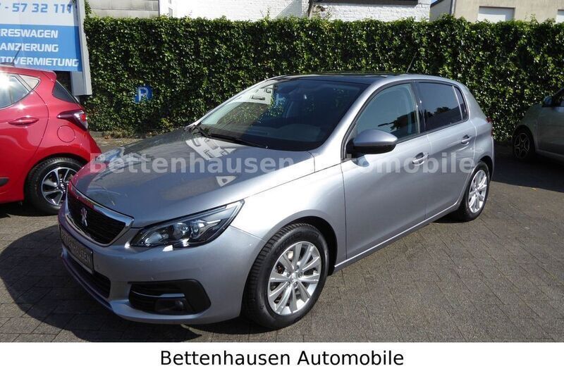 Grau Gebraucht 2019 Peugeot 308 Style Limousine | 12.990 € (Fairer Preis) - Bild 1/4