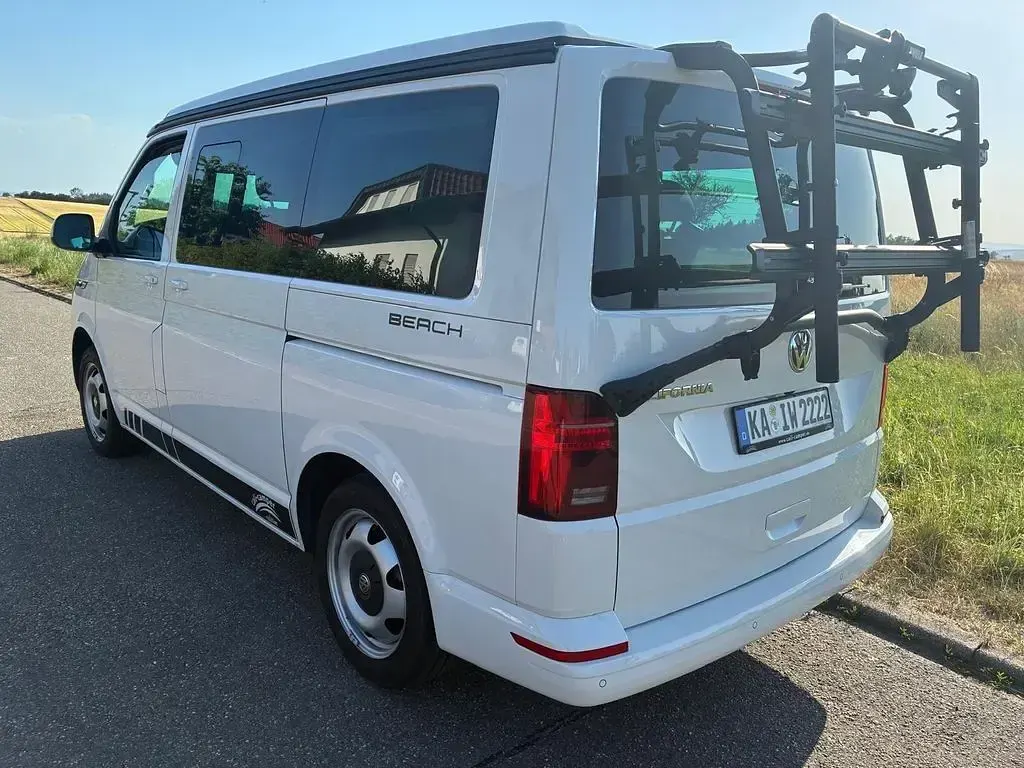 Gebraucht VW California Beach 150 PS (110 kW) 2023 Weiß Van
