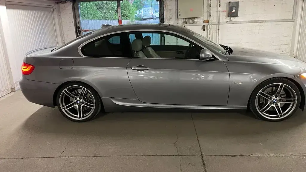 Gebraucht BMW 335 M Sport 306 PS (225 kW) 2012 Grau Coupé