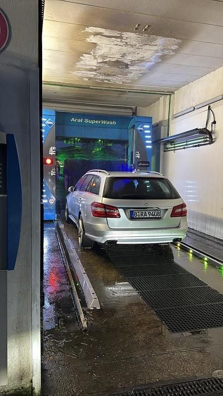 Gebraucht Mercedes E350 265 PS (194 kW) 2012 Silber Kombi