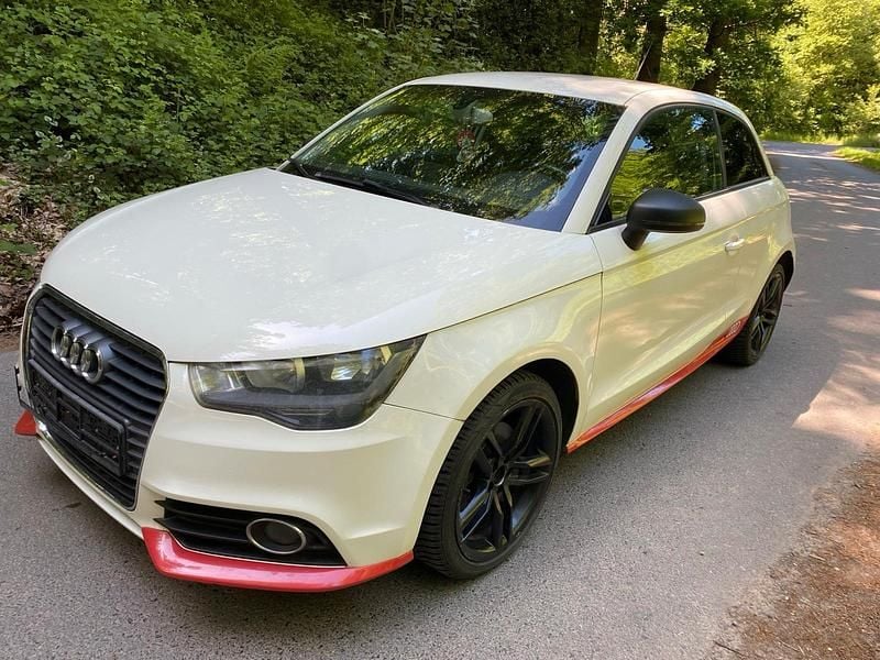 Weiß Gebraucht 2011 Audi A1 Kleinwagen | 6.000 € (Superpreis) - Bild 1/4