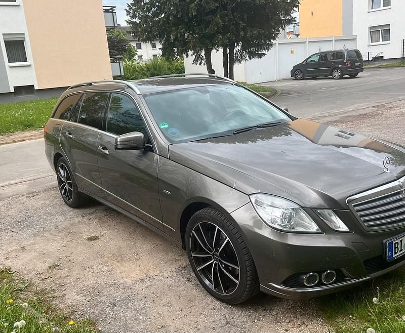 Gold Gebraucht 2010 Mercedes 350 Kombi | 11.700 € (Guter Preis) - Bild 1/4