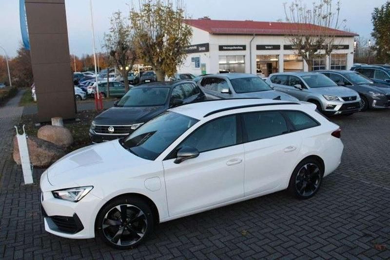 Gebraucht Cupra Leon 204 PS (150 kW) 2022 "candy" weiss Kombi