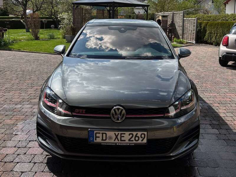 Grau Gebraucht 2018 VW Golf VII GTI Limousine | 24.000 € (Fairer Preis) - Bild 1/4