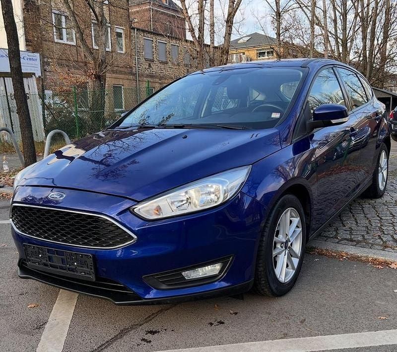 Gebraucht Ford Focus Business Edition 125 PS (91 kW) 2016 Blau Limousine