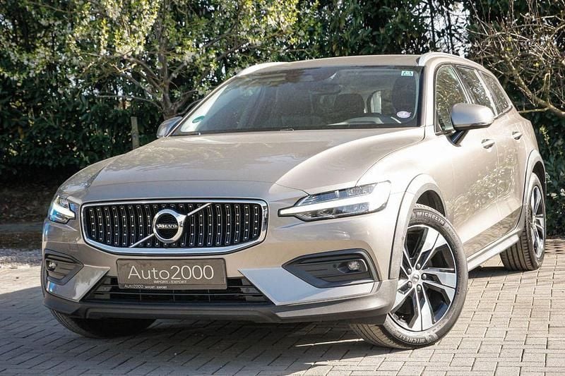 Gebraucht Volvo V60 CC 250 PS (183 kW) 2020 Grau Kombi