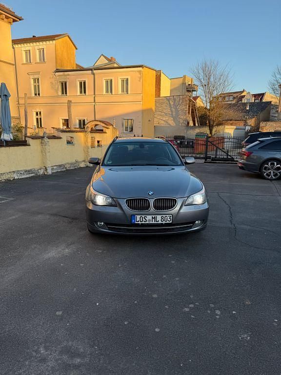 Gebraucht BMW 525 197 PS (144 kW) 2008 Grau Kombi