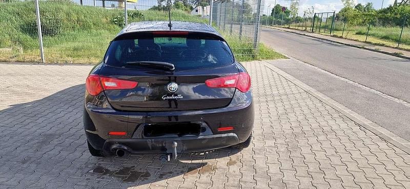 Schwarz Gebraucht 2015 Alfa Romeo Giulietta Impression Kleinwagen | 7.000 € (Fairer Preis) - Bild 1/4