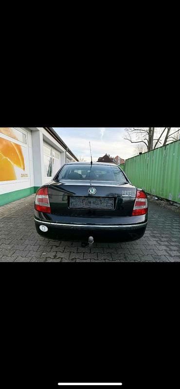 Gebraucht Skoda Superb 140 PS (102 kW) 2008 Schwarz Limousine