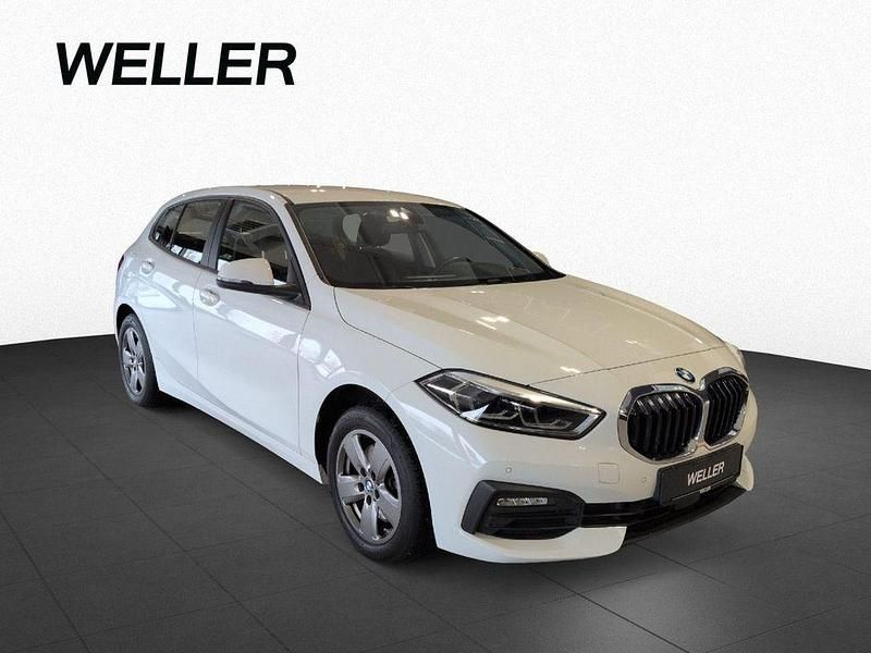 Gebraucht BMW 118 Advantage 136 PS (100 kW) 2021 Alpinweiss iii (weiß) Kleinwagen