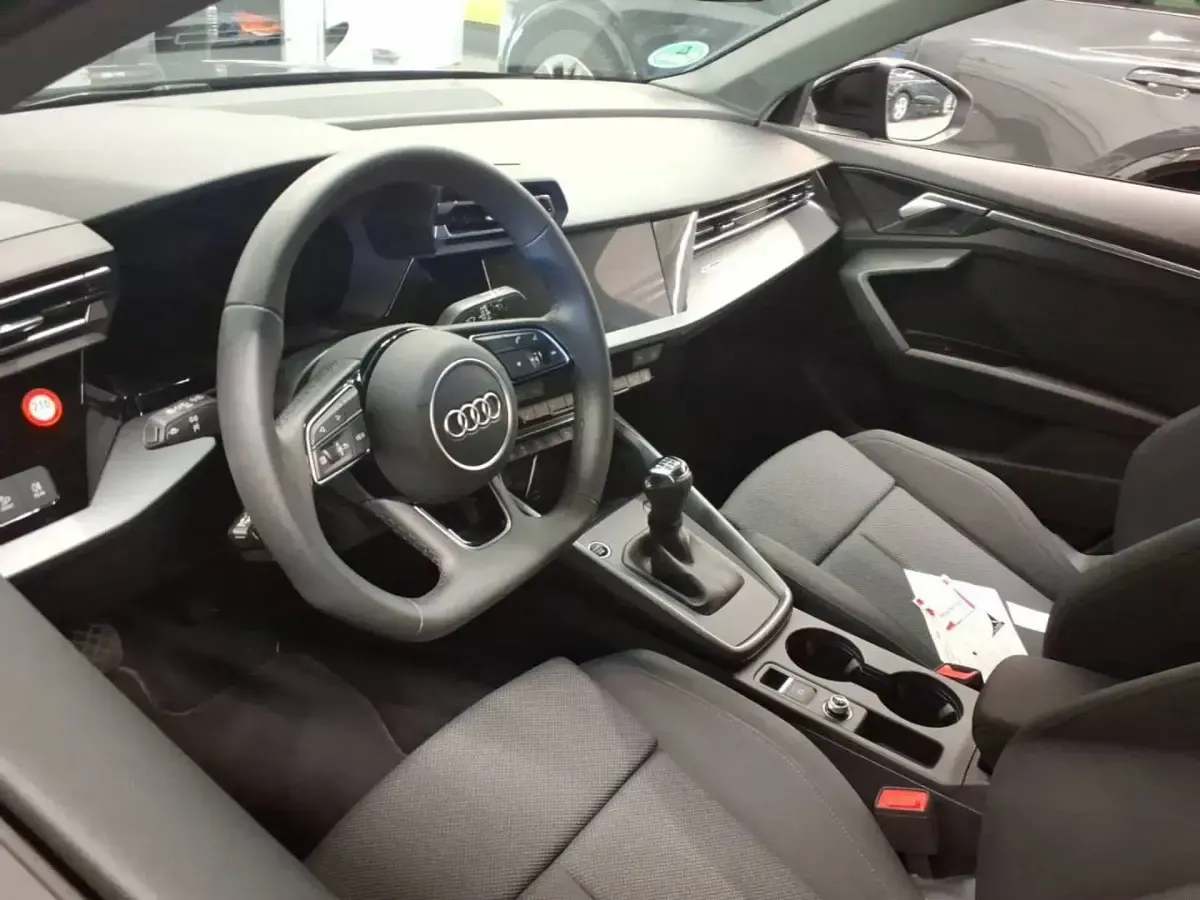 Gebraucht Audi A3 Business 116 PS (85 kW) 2025 Mythosschwarz metallic Limousine