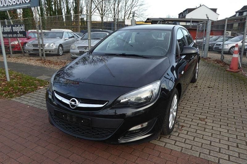 Schwarz Gebraucht 2015 Opel Astra Style Limousine | 5.490 € (Guter Preis) - Bild 1/4