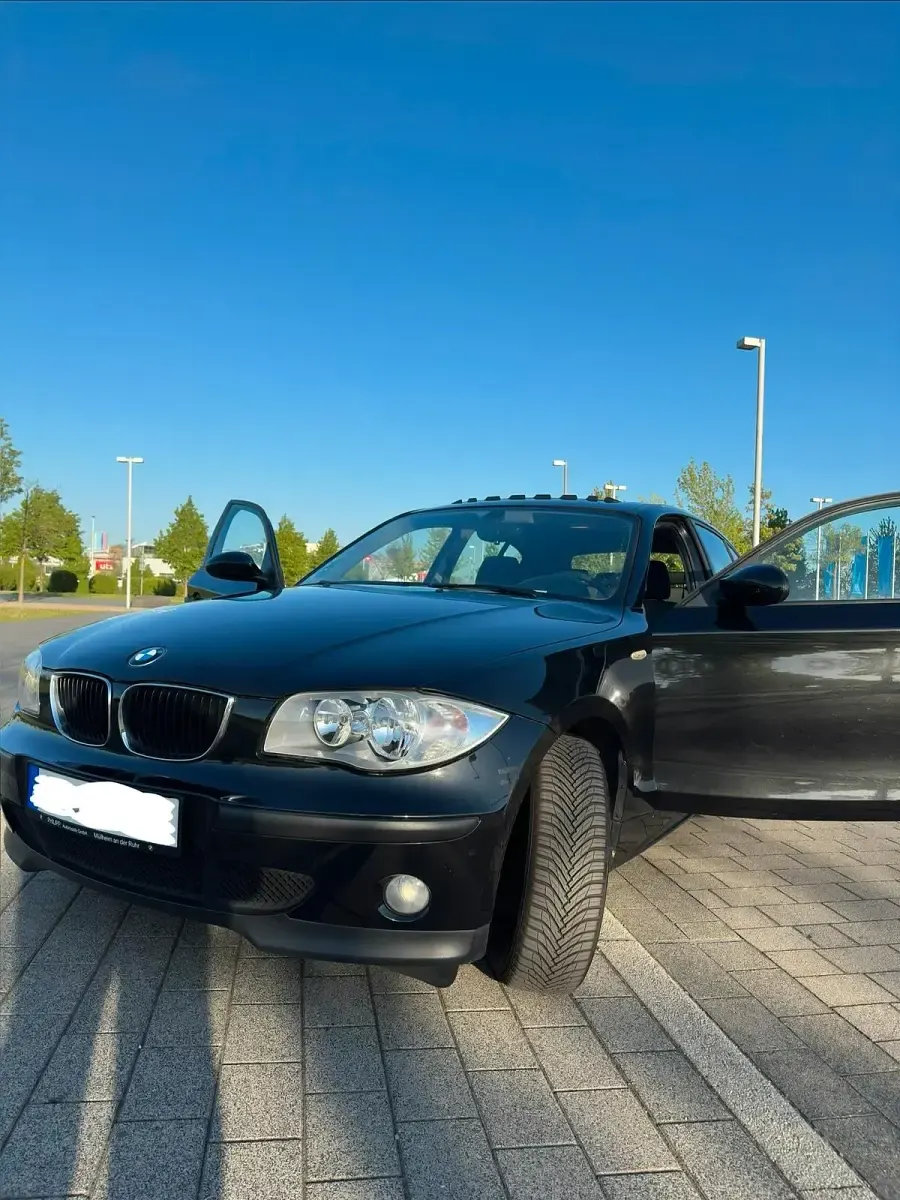 Gebraucht BMW 118 122 PS (89 kW) 2005 Schwarz Kleinwagen