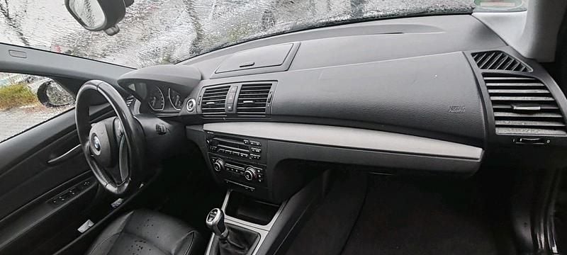 Gebraucht BMW 118 142 PS (104 kW) 2009 Schwarz Kleinwagen