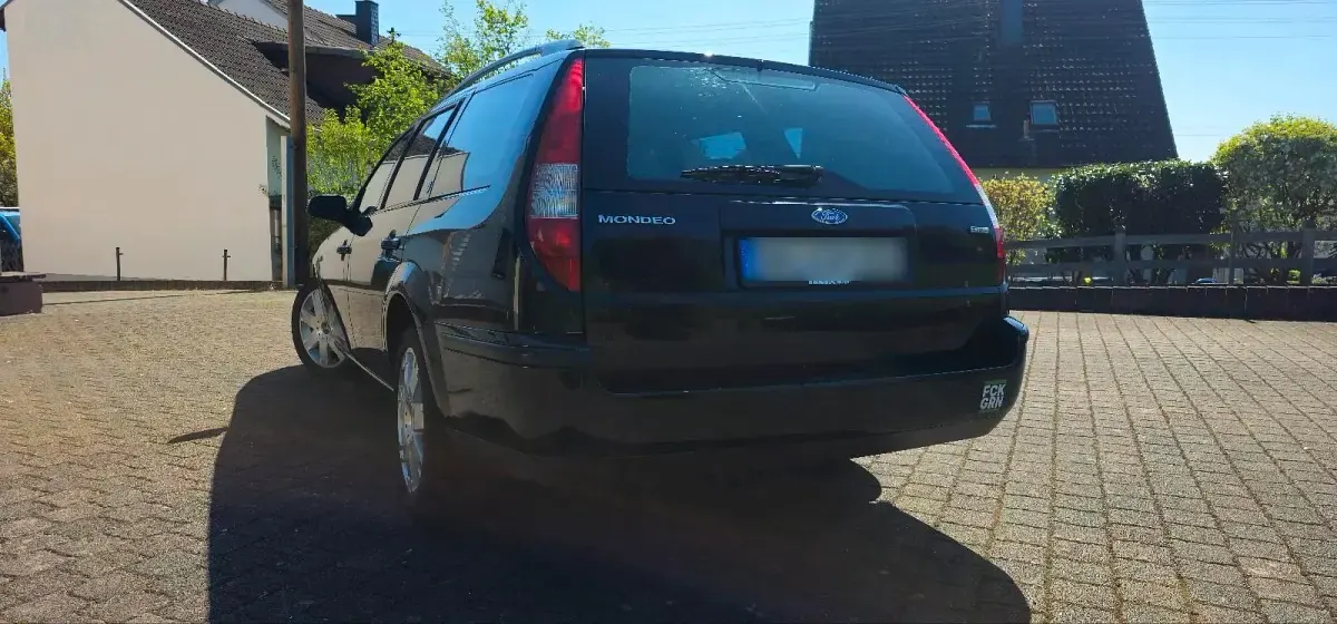 Gebraucht Ford Mondeo Ghia 155 PS (114 kW) 2006 Schwarz Kombi