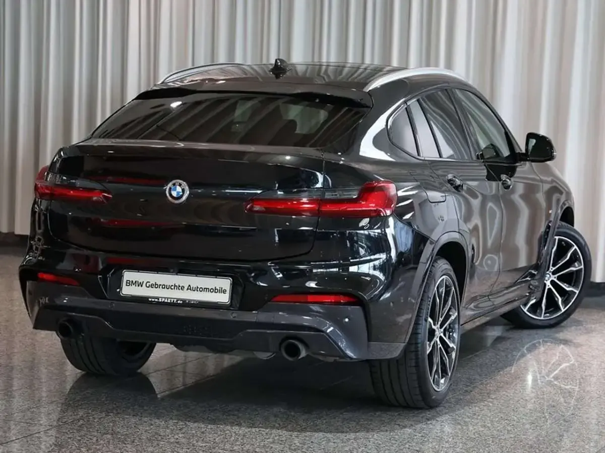 Gebraucht BMW X4 M Sport 190 PS (139 kW) 2019 Black sapphire metallic SUV