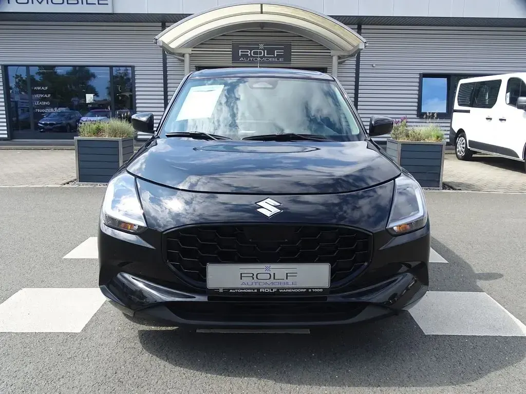 Gebraucht Suzuki Swift Club 83 PS (61 kW) 2025 Schwarz Kleinwagen