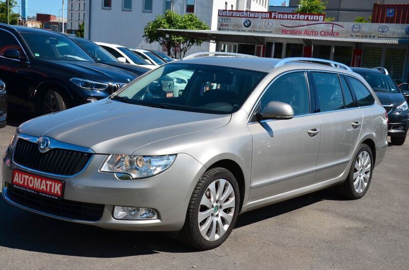 Beige Gebraucht 2012 Skoda Superb Limousine | 11.900 € (Teuer) - Bild 1/4