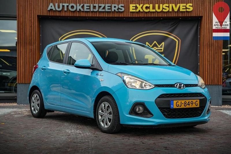 Gebraucht Hyundai i10 Comfort 67 PS (49 kW) 2015 Blau Kleinwagen