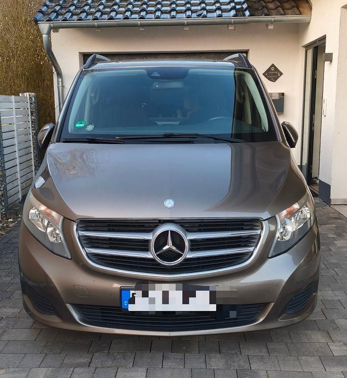 Gebraucht Mercedes V250 190 PS (139 kW) 2014 Braun Van / Kleinbus