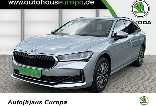 Neu Skoda Superb Selection 150 PS (110 kW) 2025 Silber Kombi
