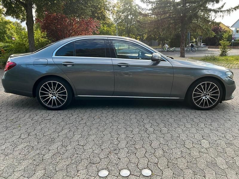 Gebraucht Mercedes E220 Avantgarde 194 PS (142 kW) 2017 Grau Limousine